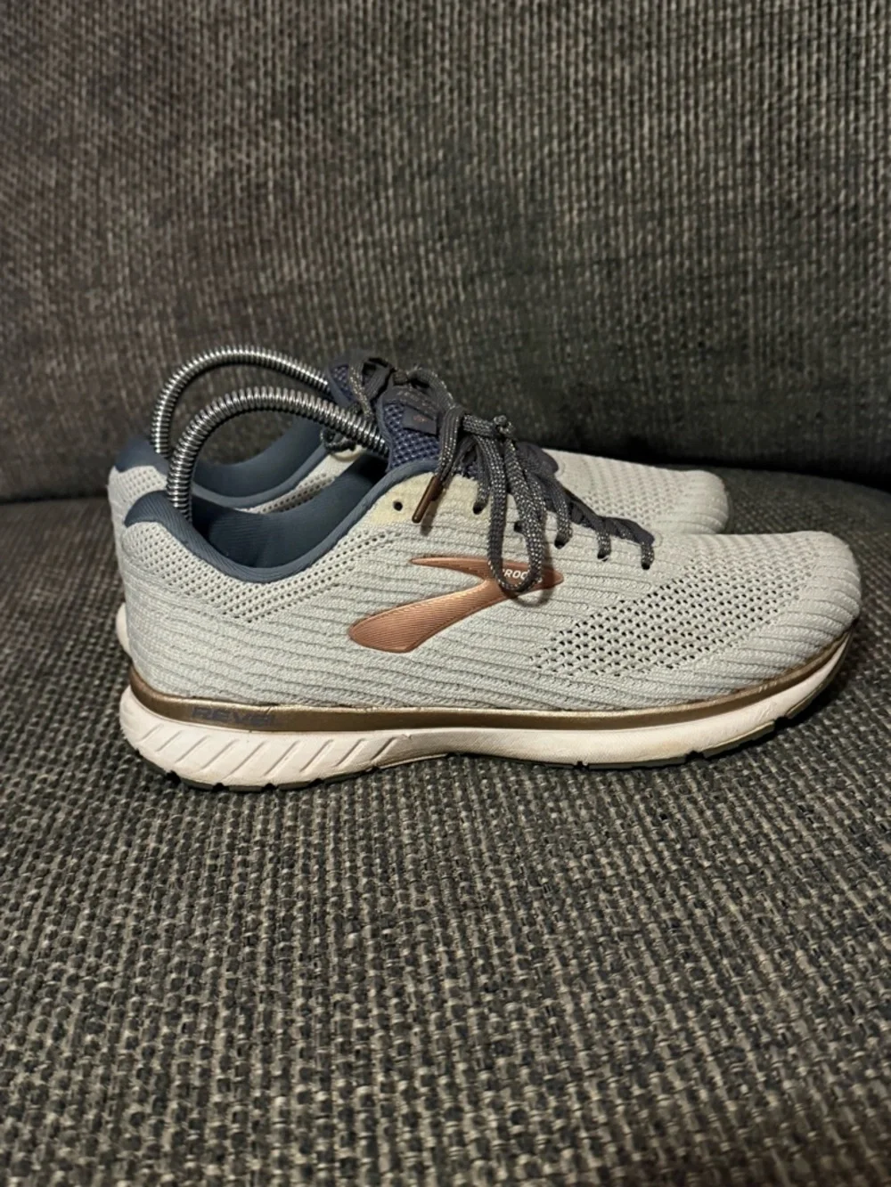 Brooks Revel Shoes Women’s size 9 - Picture 3 of 7